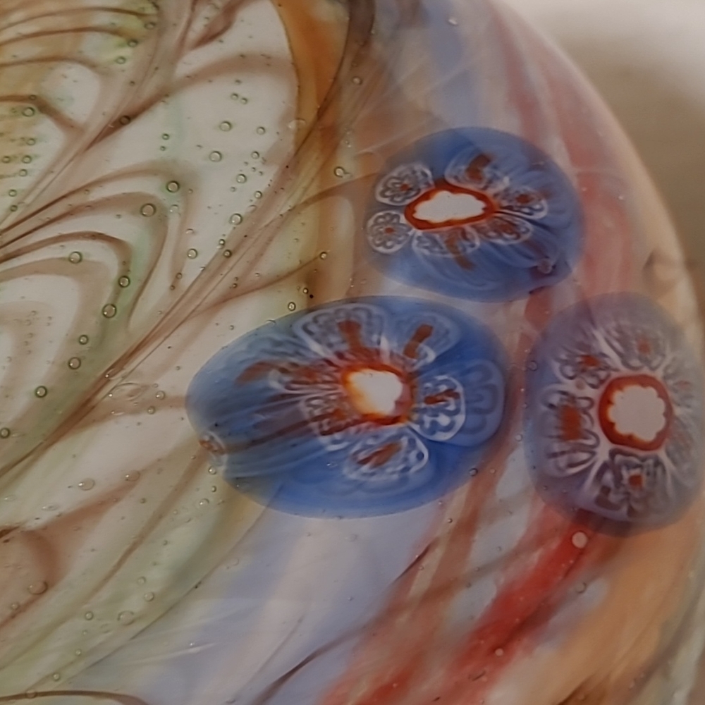 Beautiful Handblown Glass Vase - Picture 10 of 16